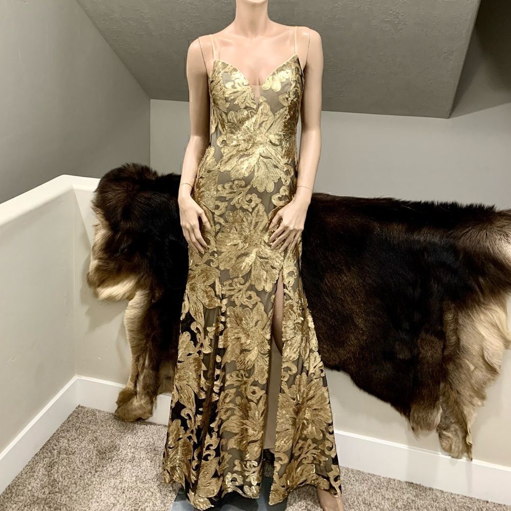 Gorgeous Sequined Golden Floral Lace Mermaid Gown